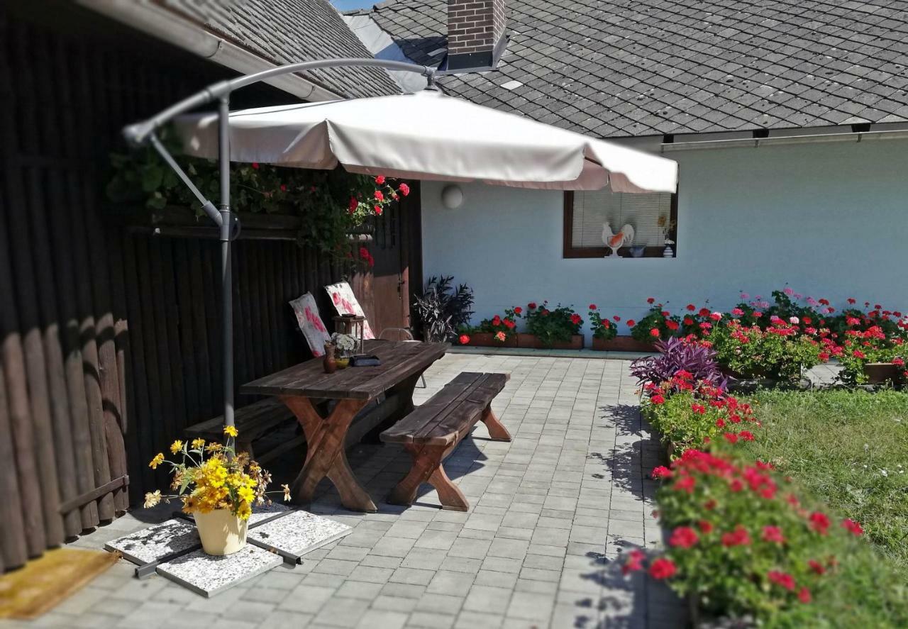 Apartamento Pr'Cajhn Radovljica Exterior foto